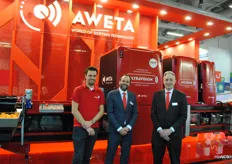 Alexander Visser, Norman van der Gaag and Otto Vink (his birthday was Friday!) at the latest technology of Aweta, Ultravision is a piece of hardware that can be built in and provides analysis of all camera images.